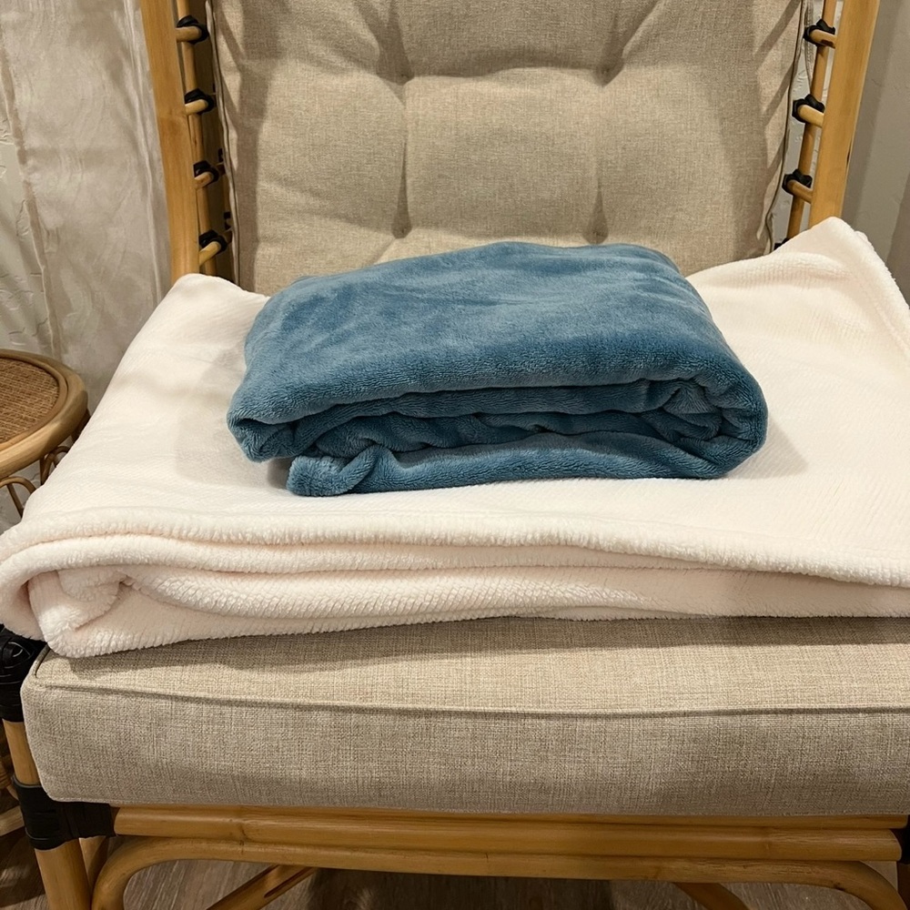 Luxurious Blue and white Blankets